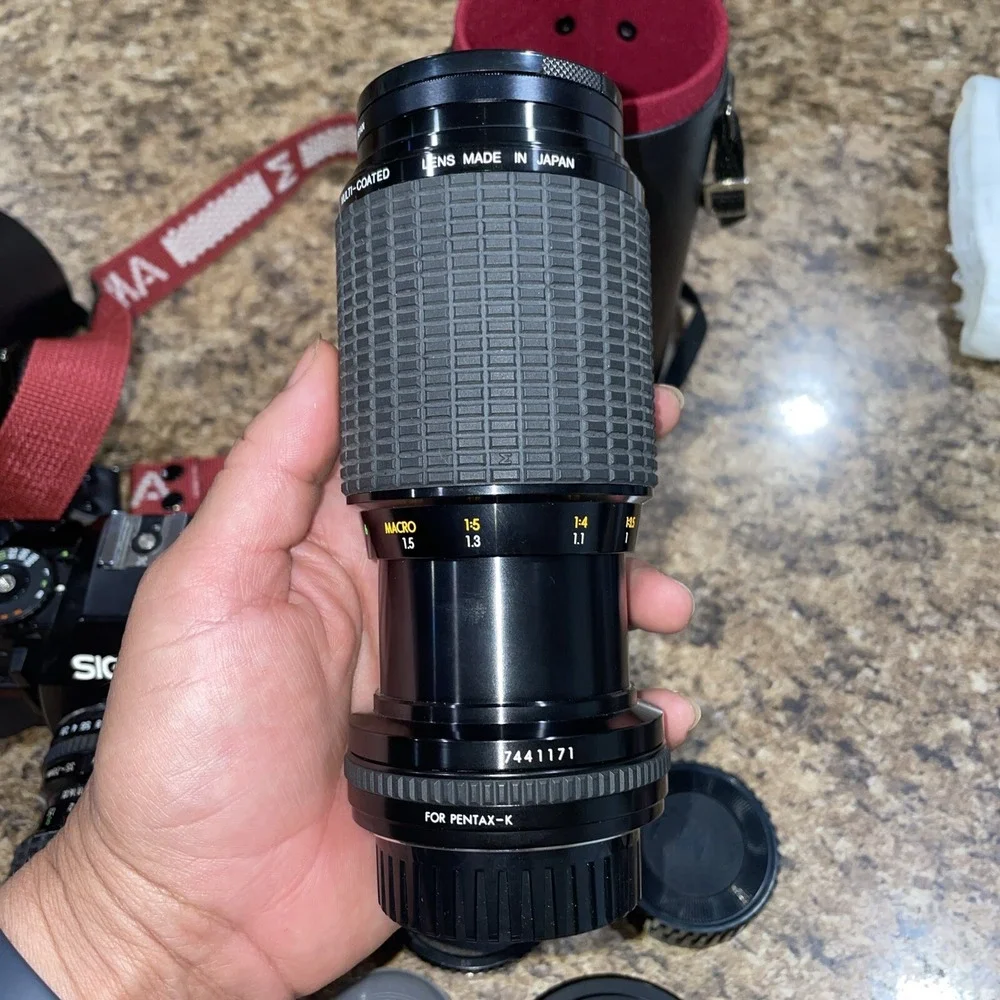 Sigma SA-1 Camera Sigma 35-70mm & 70-210 Zoom Lens w/ Case & Strap Untested LOT